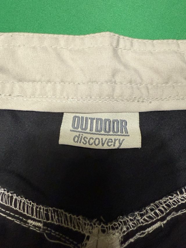 Pantalones beige. Nuevo