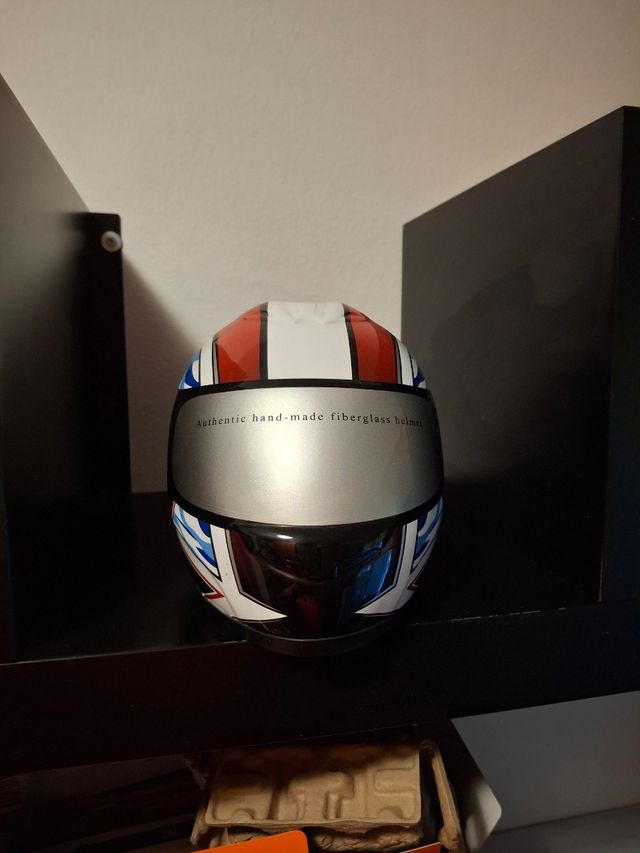 Hucha de casco moto fibra vidrio.Comprado en tiend