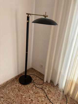 Lámpara pie vintage - metal negro y dorado