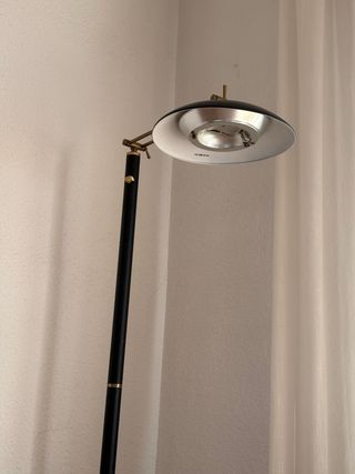 Lámpara pie vintage - metal negro y dorado
