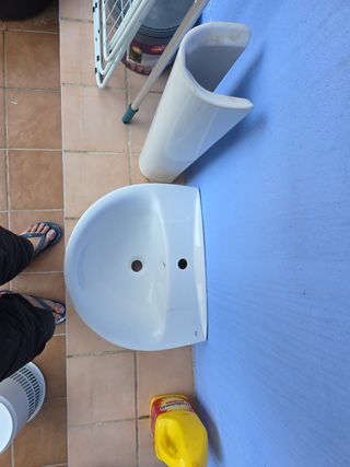 Pie de porcelana blanco - Pilita