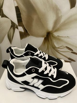 Sneakers Nere e Bianche - N°40 unisex