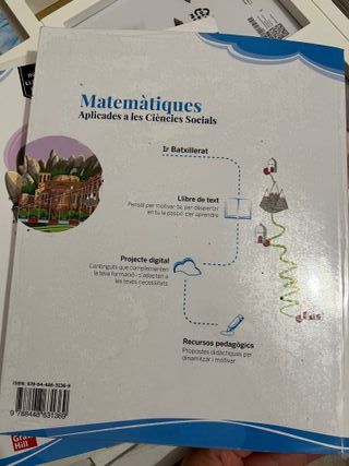 Matemática, lengua catalana y castellana. 
