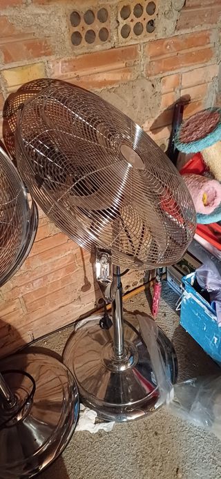 Ventiladores Tristar de pie, en buen estado. 