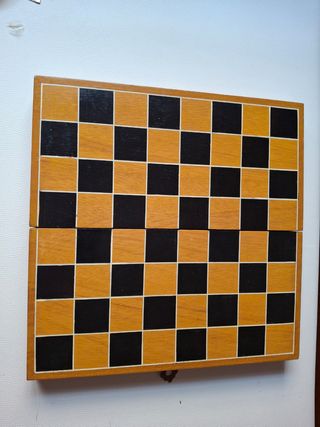 Scacchiera vintage, materiali preziosi "no oro"