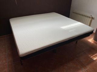 Cama alta con somier metálico