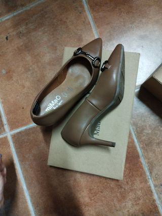 Zapatos miMao Marrón