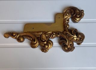 Juego de copetes tallados de madera