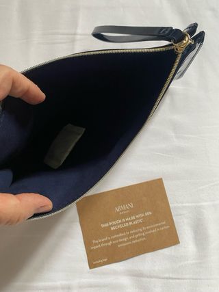 Neceser Armani azul marino charol