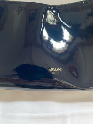 Neceser Armani azul marino charol