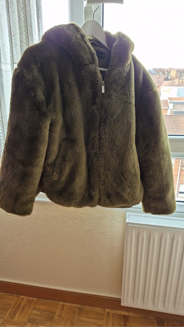 Chaquetón capucha verde oliva