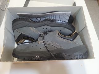 Zapatos seguridad Gris