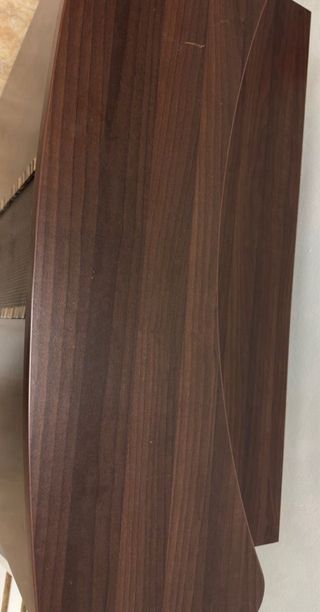 Mostrador elegante de madera
