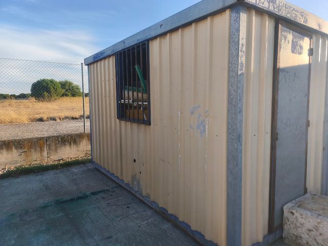 Caseta Metálica usada