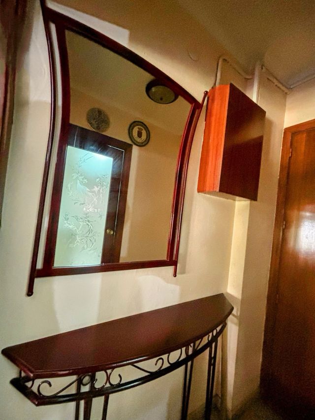 Mesa Recibidor y espejo metálicos