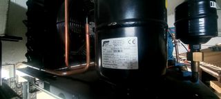 Compressore/motore esterno frigorifero