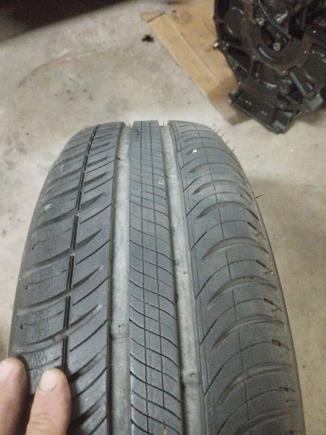 3 Neumáticos 175/65 R14 usados