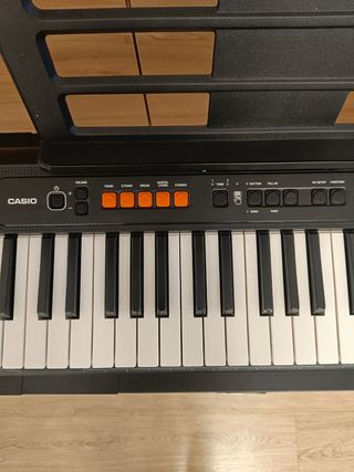 Pack Casio CT-S100 + soporte plegable