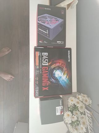Componentes PC: Gigabyte B450, Mars MPB750 y