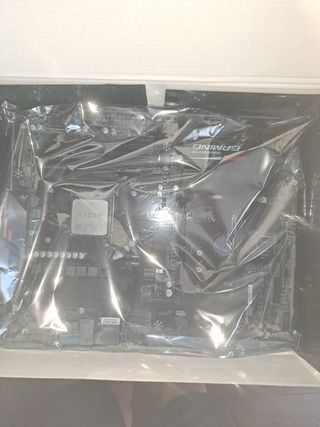 Componentes PC: Gigabyte B450, Mars MPB750 y