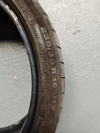 Continental 235/35R19