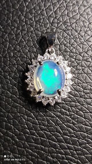 Colgante de ópalo en plata 925