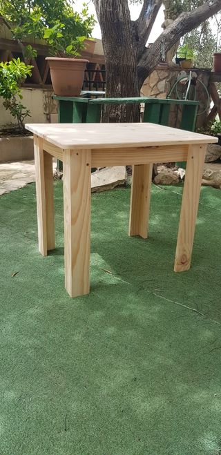Mesa jardín madera nogal