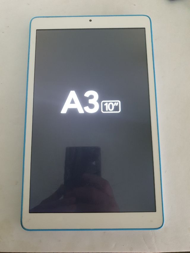 Tablet Alcatel A3 10" blanca y azul
