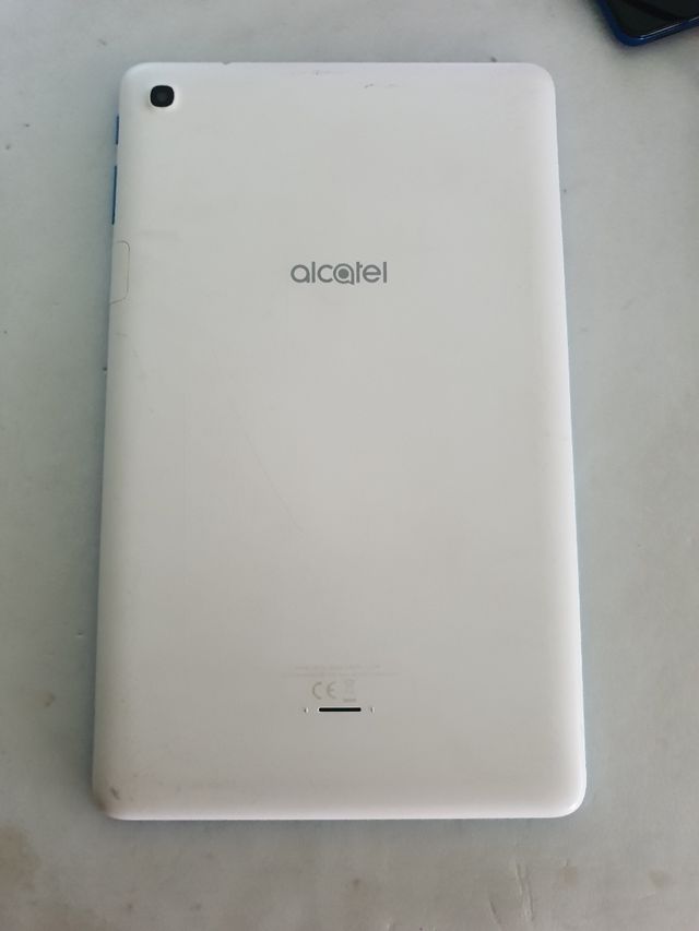 Tablet Alcatel A3 10" blanca y azul