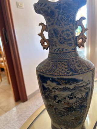 Jarrón chino antiguo azul y dorado