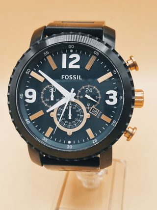 Reloj Fossil negro y dorado