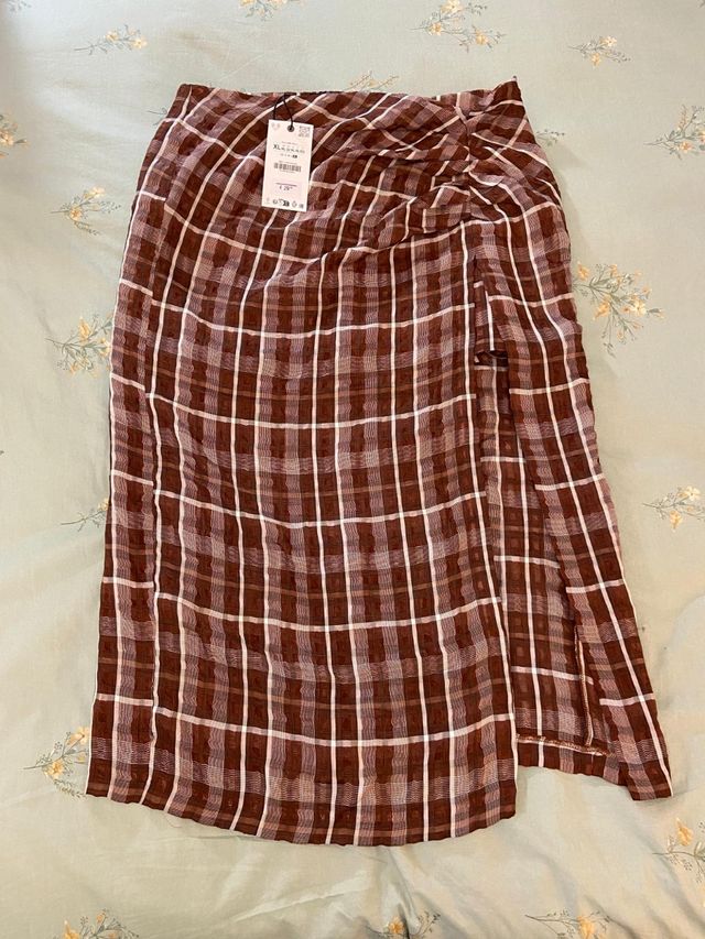 Falda midi cuadros fruncido