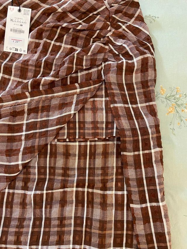 Falda midi cuadros fruncido