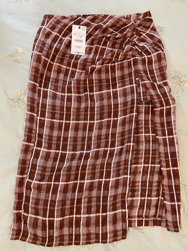 Falda midi cuadros fruncido