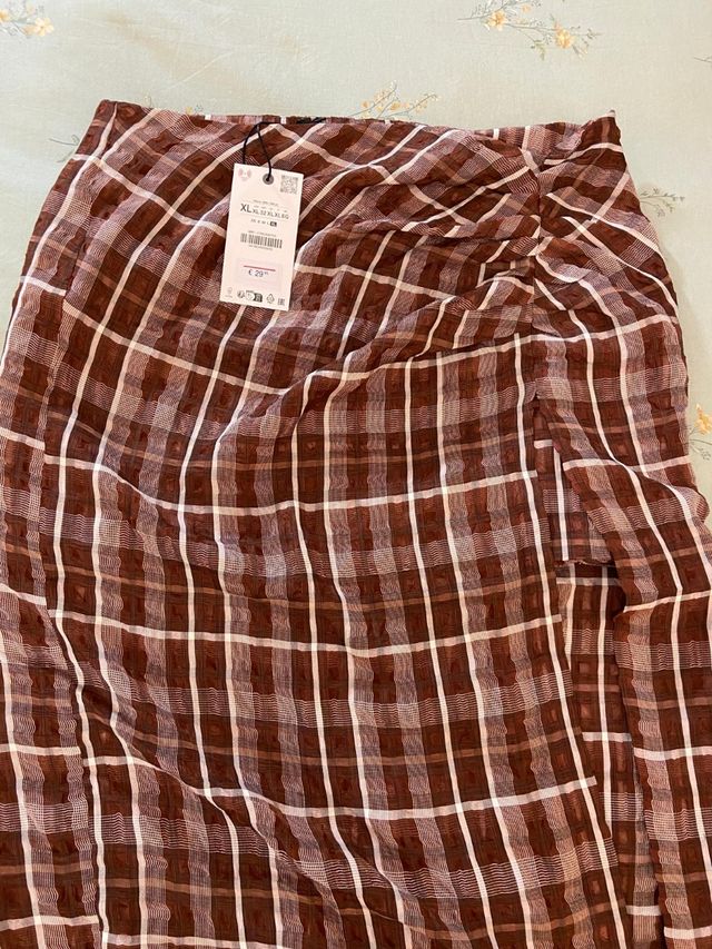 Falda midi cuadros fruncido