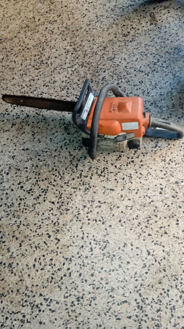 Motosierra STIHL 017