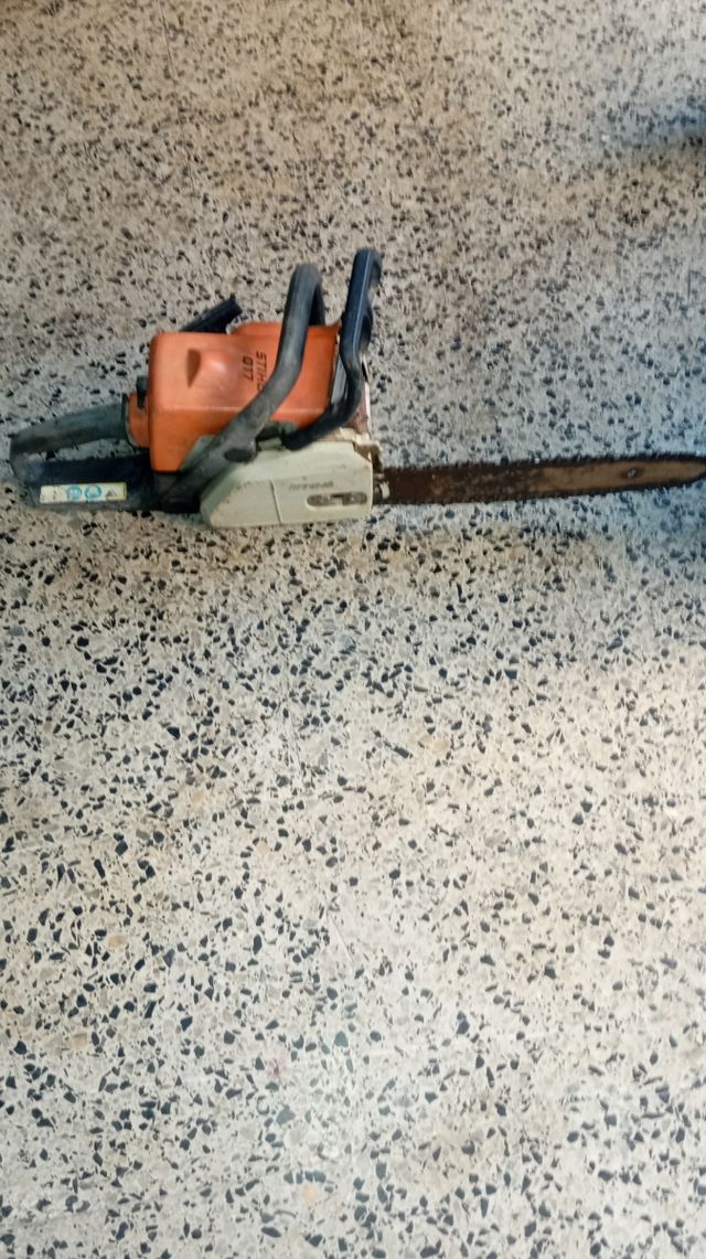 Motosierra STIHL 017