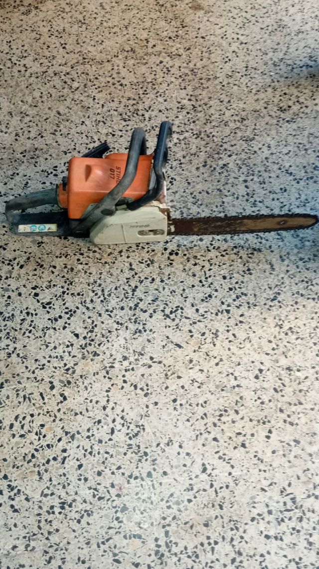 Motosierra STIHL 017