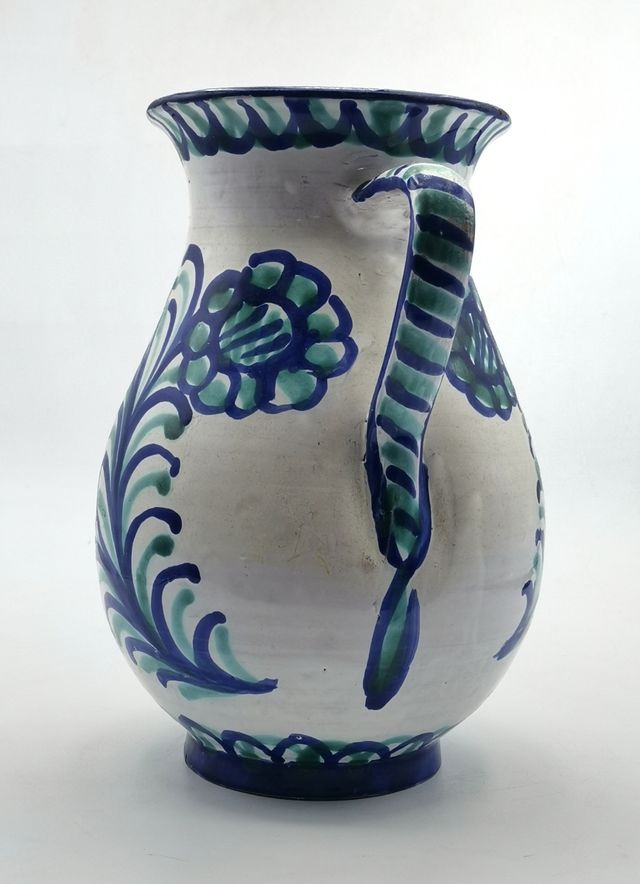 Jarra granadina antigua de cerámica de Fajalauza