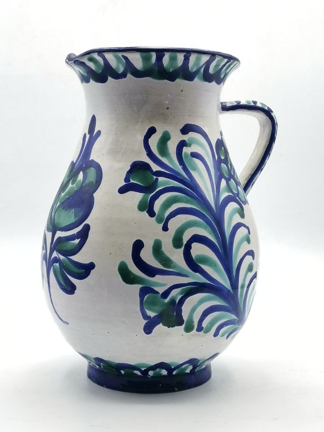 Jarra granadina antigua de cerámica de Fajalauza