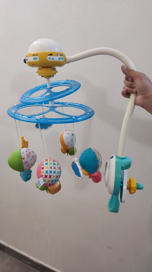 Móvil musical bebé