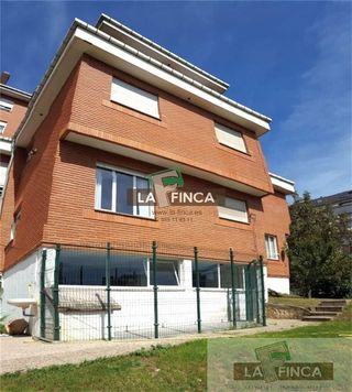 Casa adosada en venta en Montecerrao en Oviedo
