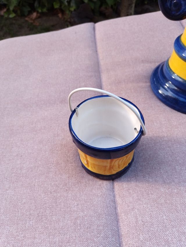 Bomba agua cerámica vintage azul-amarilla