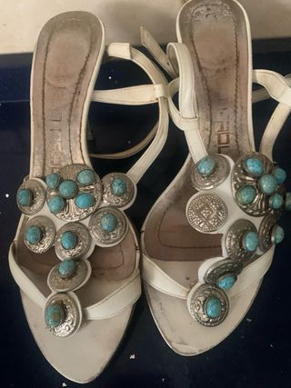 Sandalias Paoli blancas y turquesa