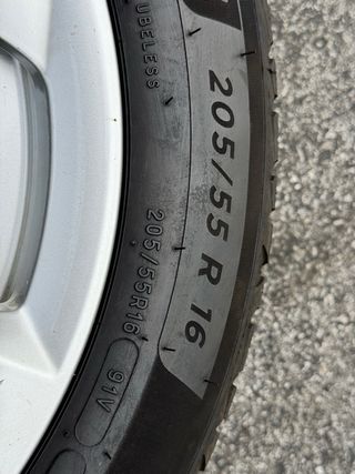 4 Ruedas BMW E90 - Llantas y Neumáticos