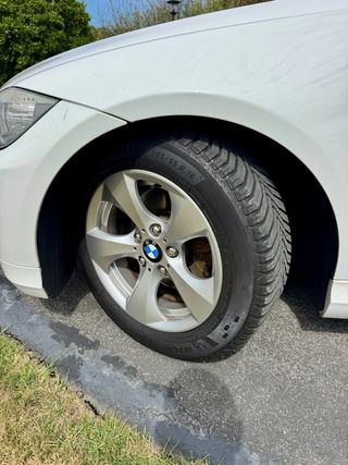 4 Ruedas BMW E90 - Llantas y Neumáticos