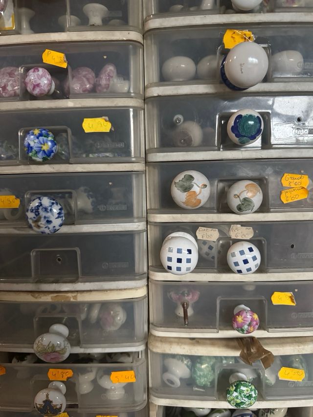 Pomos restos de tienda