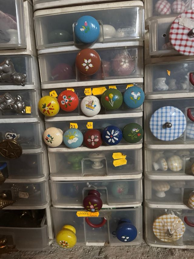 Pomos restos de tienda