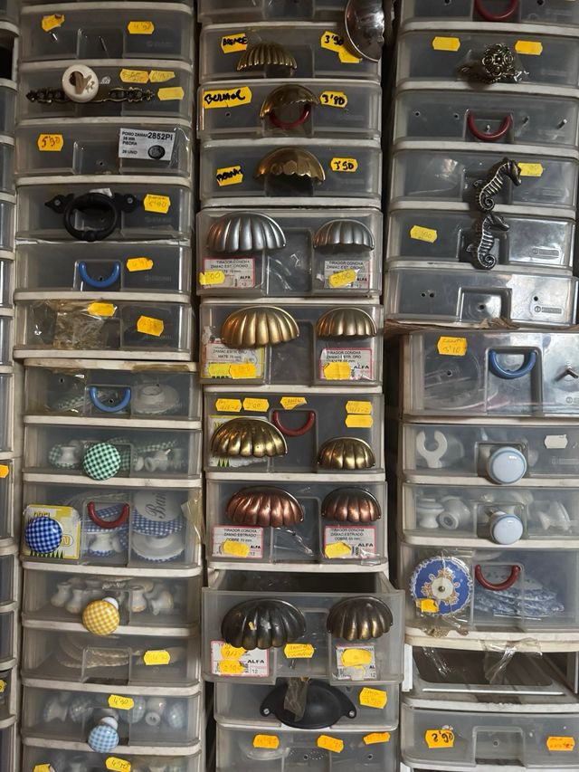 Pomos restos de tienda