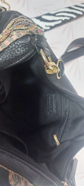 Bolso bandolera negro y multicolor